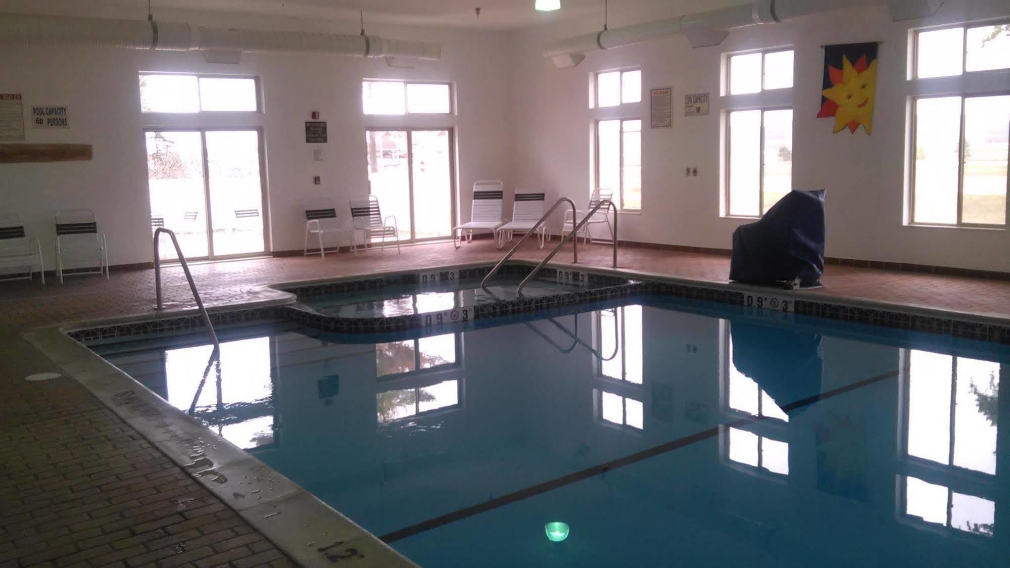 Pellston Lodge エクステリア 写真